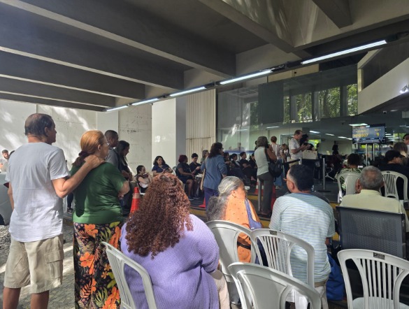 Filas do Jaé passam de 1h30 de espera no primeiro dia útil de uso exclusivo