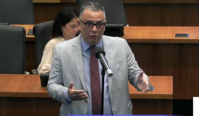 O presidente da Comissão de Tributação da Assembleia Legislativa, Arthur Monteiro, informa, em plenário, ter recebido denúncias sobre a existência de um esquema de corrupção no ICMS de supermercados e bebidas: "modus operandi semelhante ao de São Paulo"