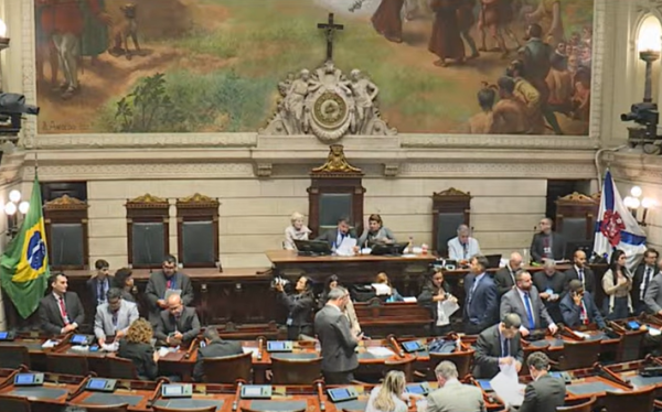 Projeto que dificulta a vida de quem tem valores a receber da Prefeitura é aprovado em primeira discussão