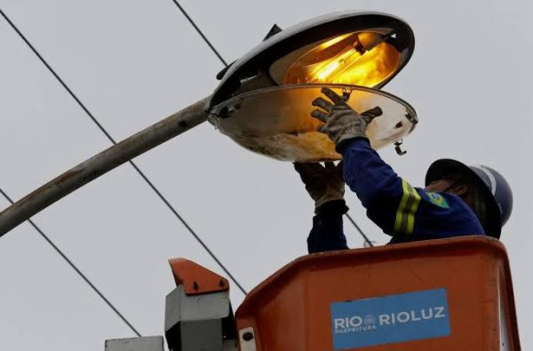 Comissão de Justiça e Redação conseguiu reunir as outras na segunda-feira (01) e obteve o parecer conjunto para o projeto que prevê o aumento da Contribuição para Custeio do Serviço de Iluminação Pública (Cosip)