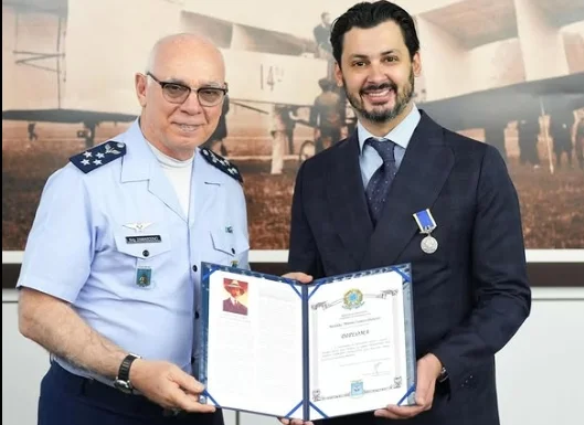 FAB condecora empresário investigado pela PF e CPI do INSS