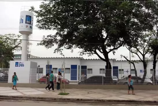 A UPA de Costa Barros, que permanece fechada nesta quarta-feira (01): chamado à unidade para identificar paciente, perito policial se recusou alegando "instabilidade no quesito segurança"